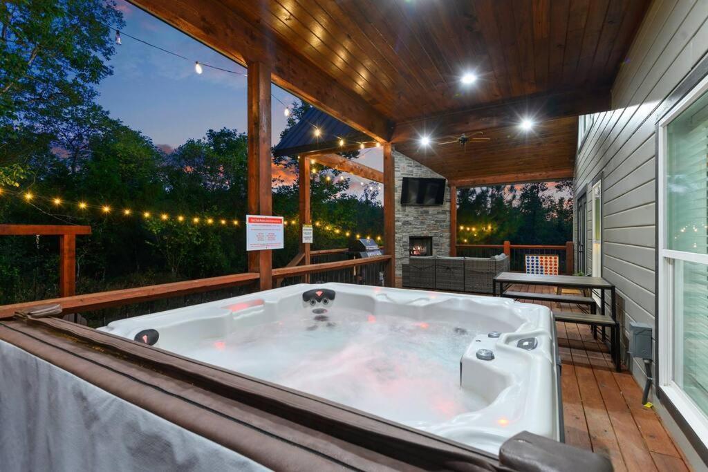 Вілла Under The Stars - Secluded, Hot Tub, Firepit, Games Брокен-Боу Екстер'єр фото
